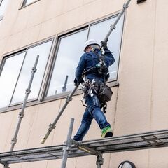 【安定の月給制・年収目安４３０万～７００万】現場スタッフ募集！！の画像