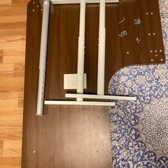 ニトリ 組み合わせ自在フリーオフィスデスク プレフェ（L字型、天板: ブラウン、脚: シルバー、ホワイト）の画像