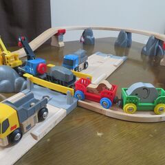 お値下げ!　BRIO 木製レール＆電車、トラックセット