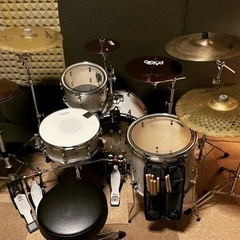 ボーカル、ベース、ギター募集致します。