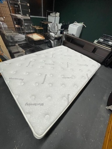 ダブルベッド　美品　コンセント付き