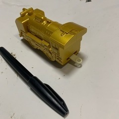 プラレール ひみつのおもちゃ蒸気機関車 D51ゴールドバージョンの画像