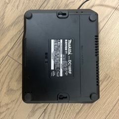 makita DC 18RFの画像