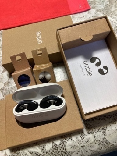 イヤーカフタイプのBluetoothイヤホン