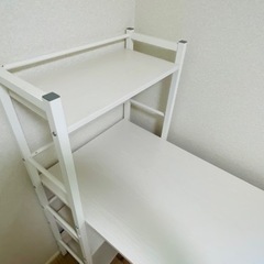 シェルフ付きデスク(白い木目調)の画像