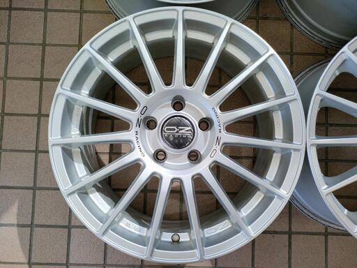 OZレーシング18×8JPCD120 シビックタイプR（FK8、FL5）BMW