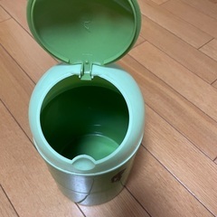 無料　サニタリーボックス　トイレ用ゴミ箱の画像