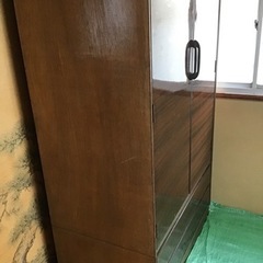 昭和レトロなタンスの画像