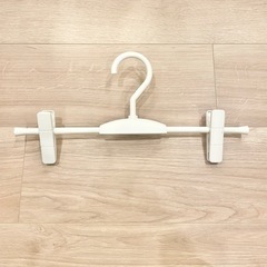 セリアスカートハンガー15本セットの画像