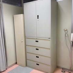 書類収納庫