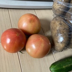 野菜、じゃがいも、トマト、きゅうりの画像