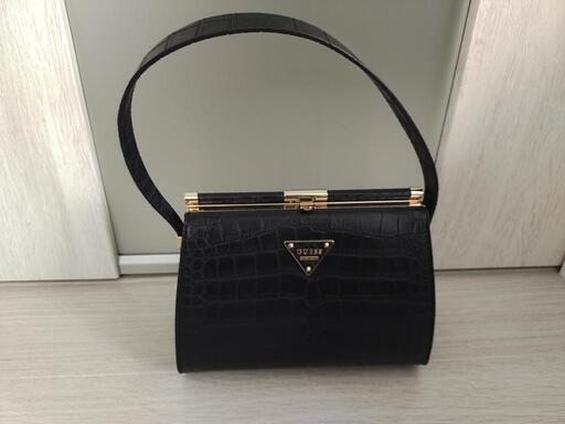 バッグ GUESS
