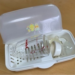 哺乳瓶消毒器　レンジタイプ　粉ミルク専用ケースと哺乳瓶付き