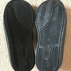 新品未使用スニーカー☆16㎝の画像