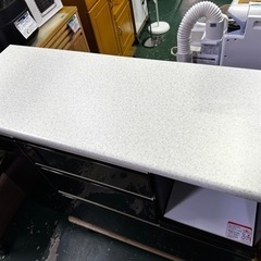 ニトリ　キッチンカウンター　大理石調×木目ピアノ塗装　中古の画像