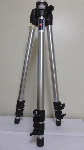 中古３脚Manfrotto 055CLを売ります。