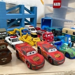 トミカ　出る出るバケツ　立体駐車場の画像