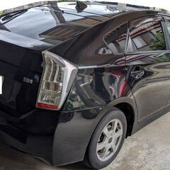 H21年　30プリウス　黒　グレードS　車検残1年以上　運転席側ドア凹ありの画像