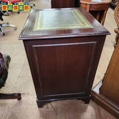 【愛品倶楽部柏店】英国クラシック 2段ファイリングキャビネット 天板レザー加工 (鍵1本付) アンティーク/ヴィンテージ/レトロ/イギリスの画像
