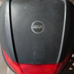 GIVI リアボックス モノロック　27リットル？の画像