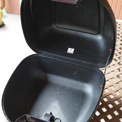 GIVI リアボックス モノロック　27リットル？の画像