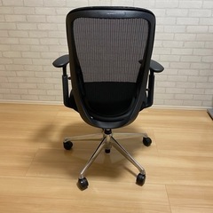 【美品】オカムラシルフィーハイバック2018年製　可動肘付き　黒　動作確認済の画像