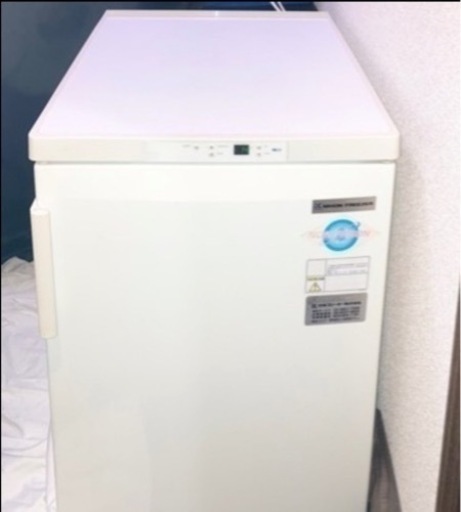 業務用冷凍庫　家庭用冷凍庫　104リットル