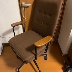 モダンなオフィスチェア【良品】