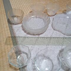 差し上げます　ガラスの器の画像