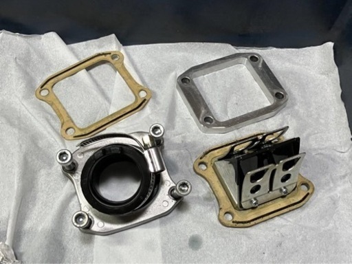 CR80 CR85R インテークマニホールド　リードバルブ　 PE28 CR80インマニtlm250ビッグリードカーボンバルブ 新品ガスケット