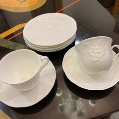 ウェッジウッドのコーヒーカップ&ナルミのケーキ皿