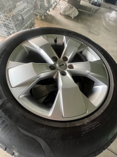 Volvo XC40 純正ホイール タイヤ