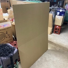 大きなサイズのダンボール