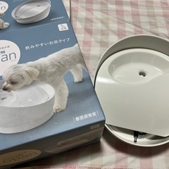電動給水機　自動給餌器 自動給水器（犬猫）の画像