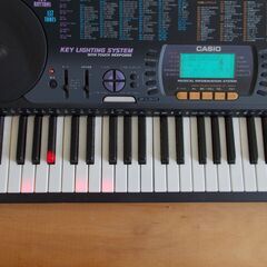 【取引中】カシオ　キーボード　光る鍵盤　CTK-660L 