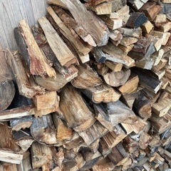 中割り　乾燥薪10キロ800円　カシ　クヌギ　ナラ  キャンプ薪...
