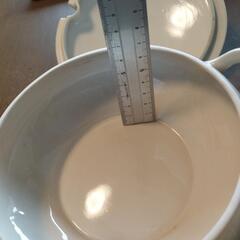 蓋付き食器の画像