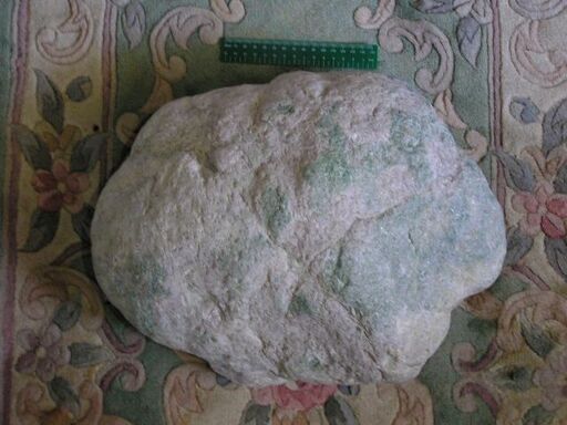 糸魚川の綺麗な大きな石