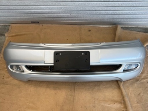メルセデス・ベンツ　Aクラス　フロントバンパー　フォグランプ付き