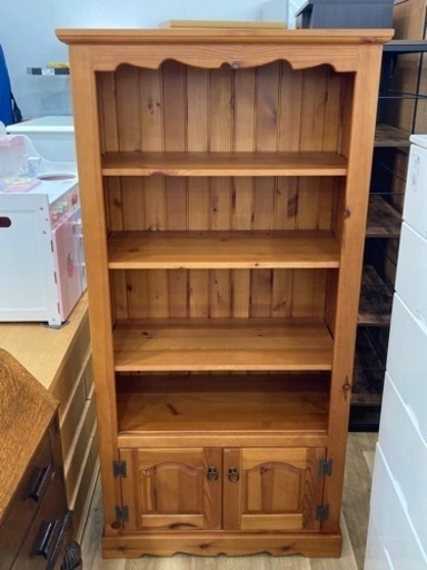 【トレファク高槻店】取りに来れる方限定！カントリー調キャビネット4段2枚扉です！