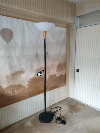 IKEAフロアアップライト