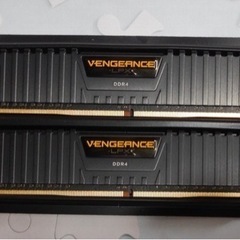【取引中】パソコン用メモリ CORSAIR DDR4 デスクトッ...
