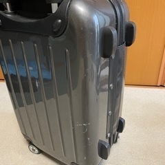 週末値下げ　スーツケースの画像