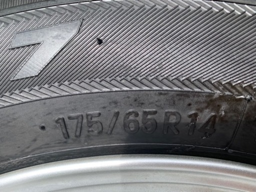 お取引終了　高年式　バリ溝　175 65 r14  タイヤ　付き　アルミホイール　４本セット