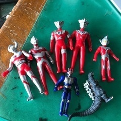 ウルトラマン仮面ライダーフィギュア1,000→550円早い物勝ち