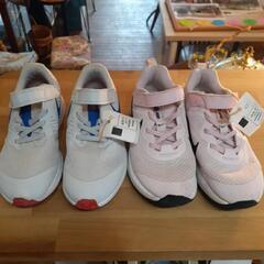 NIKE　ピンク19cm　ブルー20cm　2点