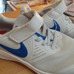 NIKE　ピンク19cm　ブルー20cm　2点の画像