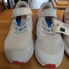 NIKE　ピンク19cm　ブルー20cm　2点の画像