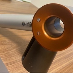 dyson ダイソン ヘアドライヤー HD03（限定色：オレンジ）の画像