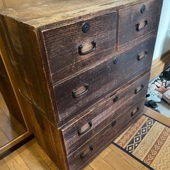 アンティークの桐ダンスの画像